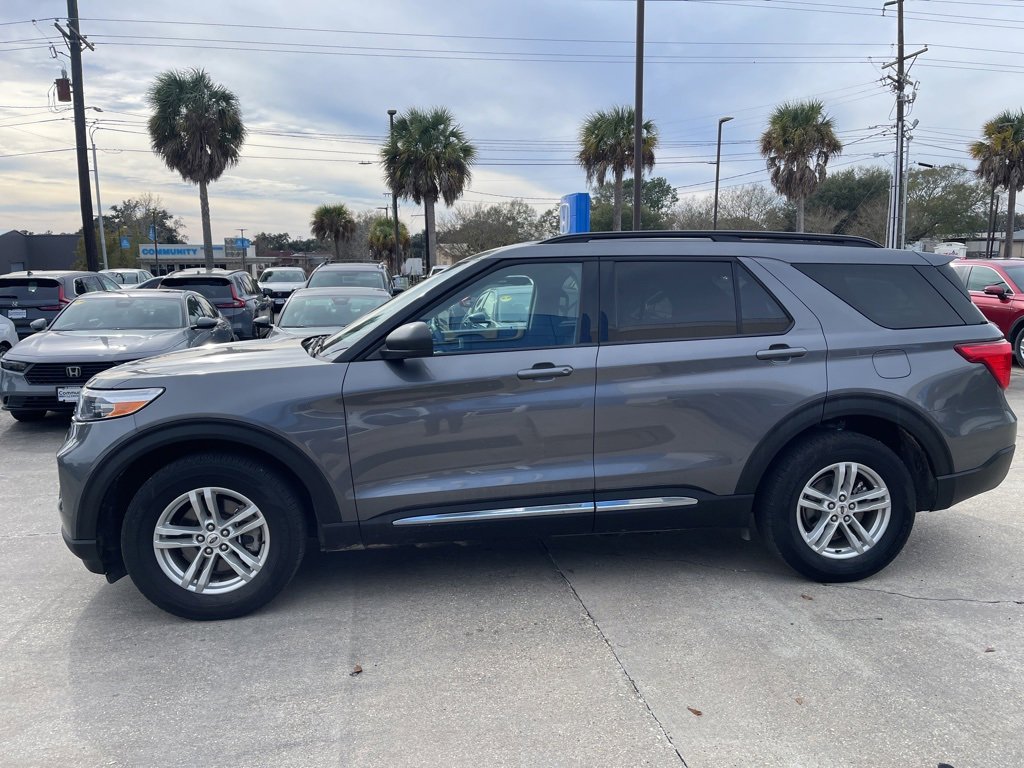 Used 2024 Ford Explorer XLT w/ Equipment Group 202A image 7