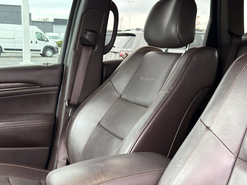 Used 2016 Jeep Grand Cherokee Summit AWD/4WD image 14