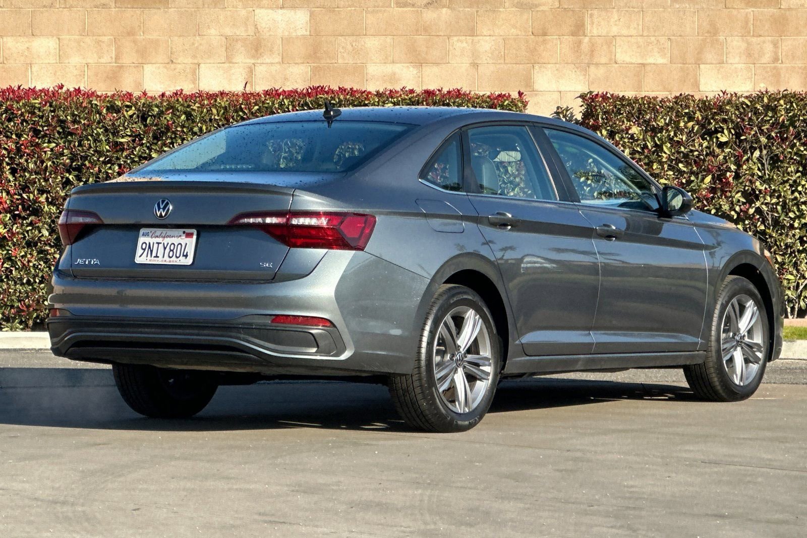 Used 2024 Volkswagen Jetta SE image 4