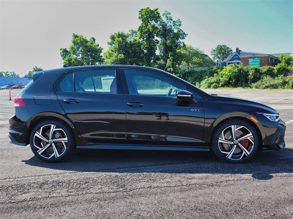 New 2025 Volkswagen GTI SE image 6