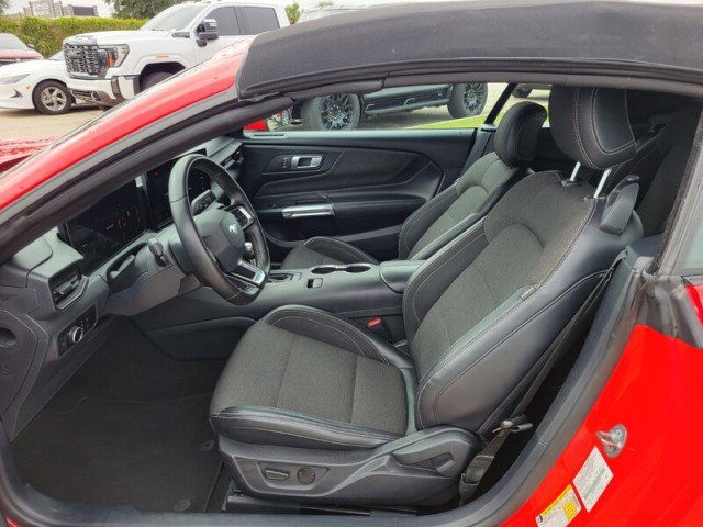 Used 2024 Ford Mustang Convertible image 10
