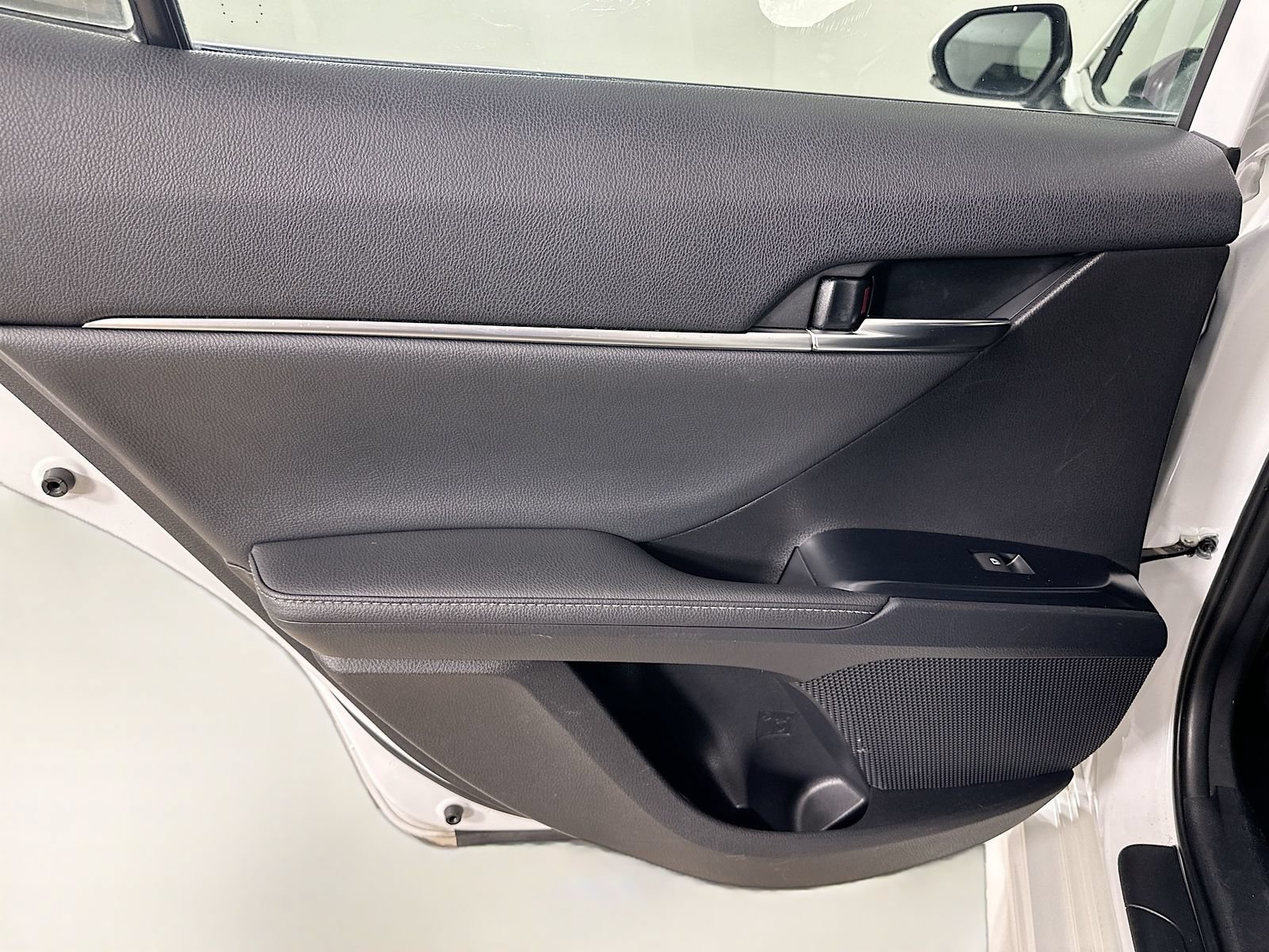 Used 2020 Toyota Camry XSE FWD image 33