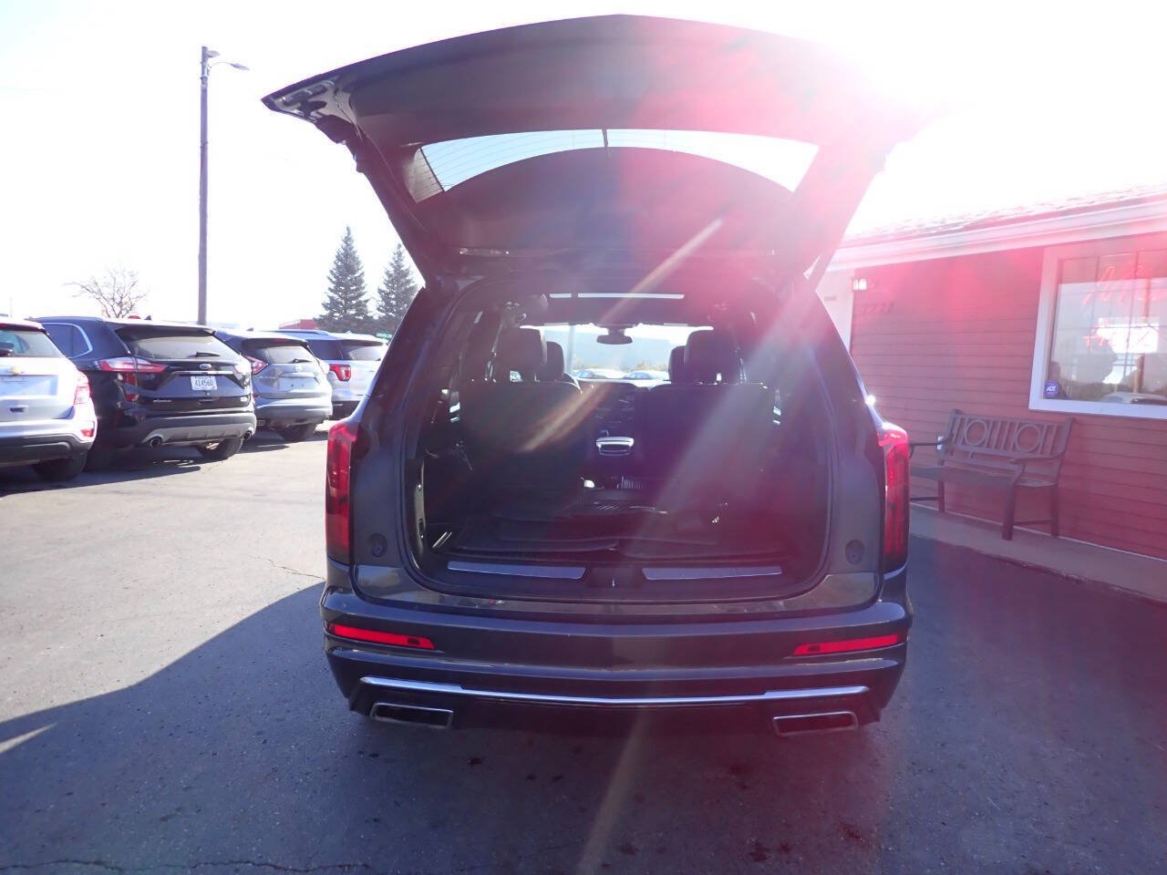 Used 2021 Cadillac XT6 Premium Luxury AWD/4WD image 5
