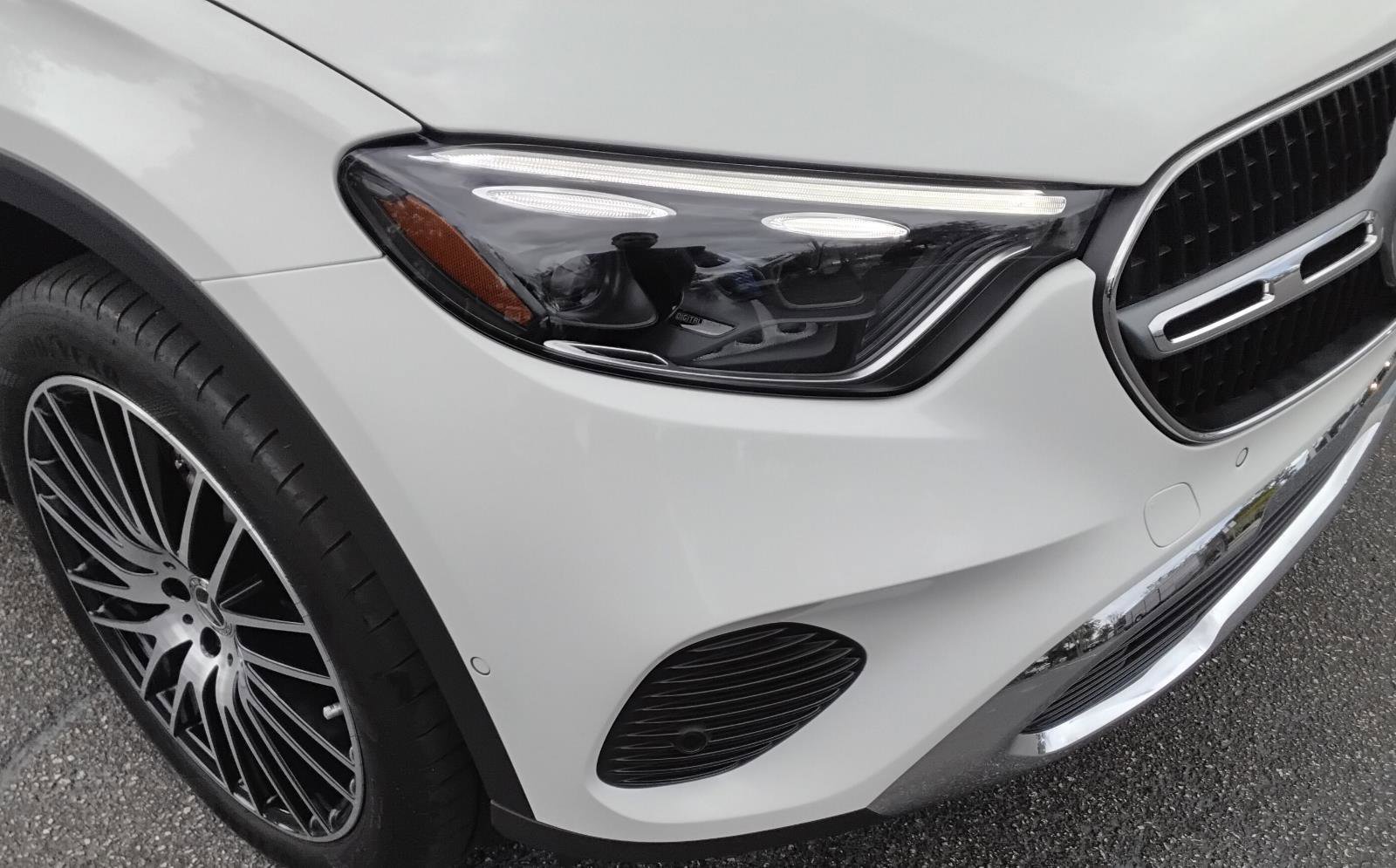 Used 2025 Mercedes-Benz GLC 300 GLC 300 image 8