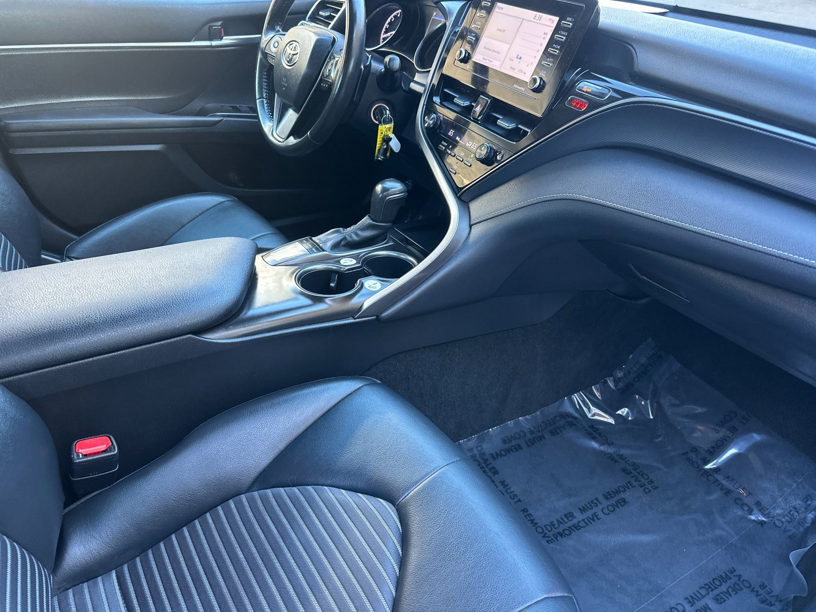 Used 2024 Toyota Camry SE image 14