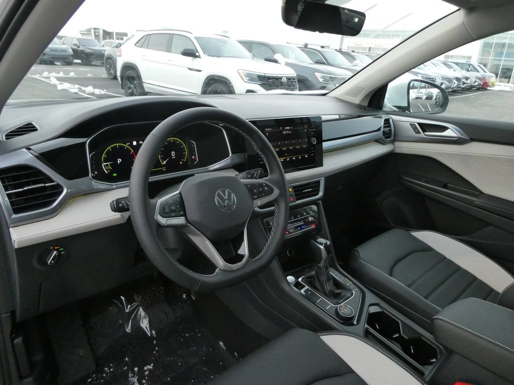 New 2026 Volkswagen Taos SEL AWD/4WD image 4