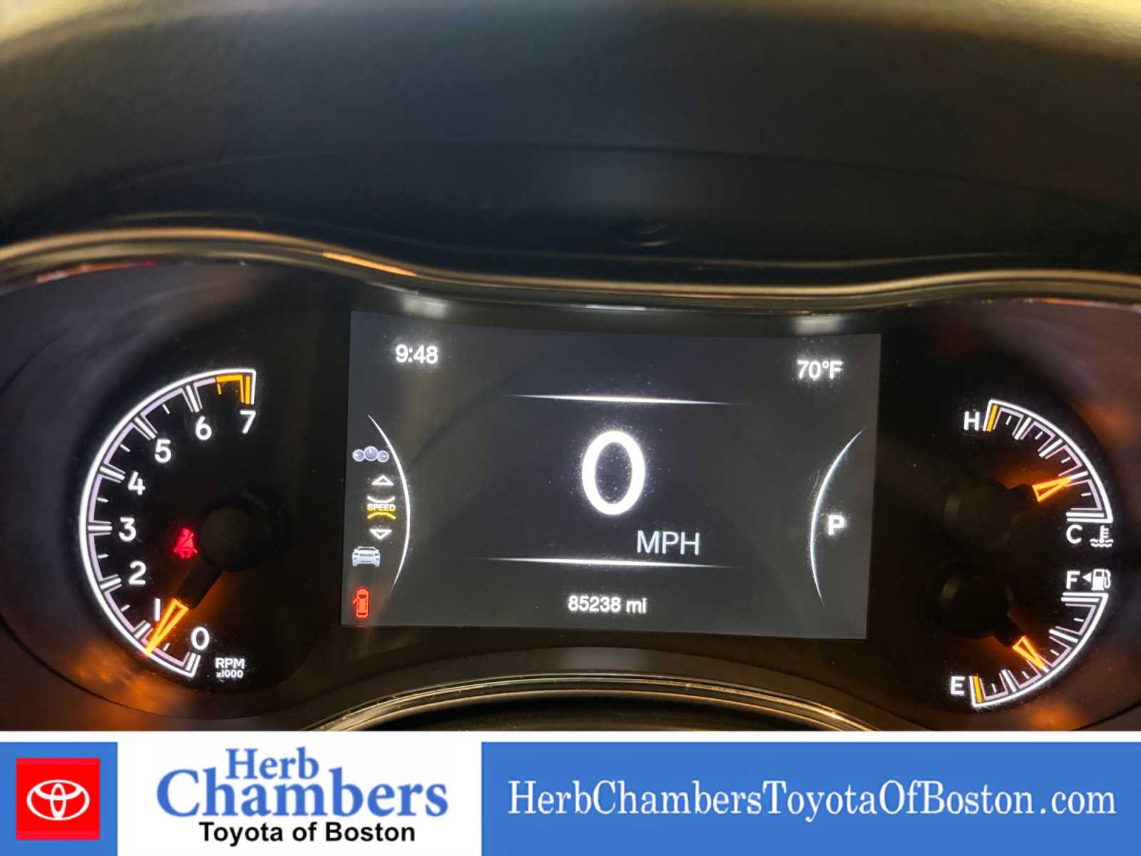 Used 2020 Jeep Grand Cherokee Laredo AWD/4WD image 5