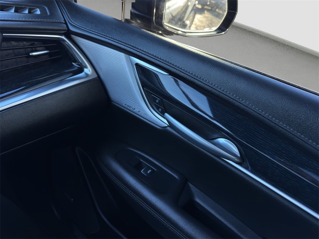 Used 2025 Cadillac XT5 Premium Luxury image 17