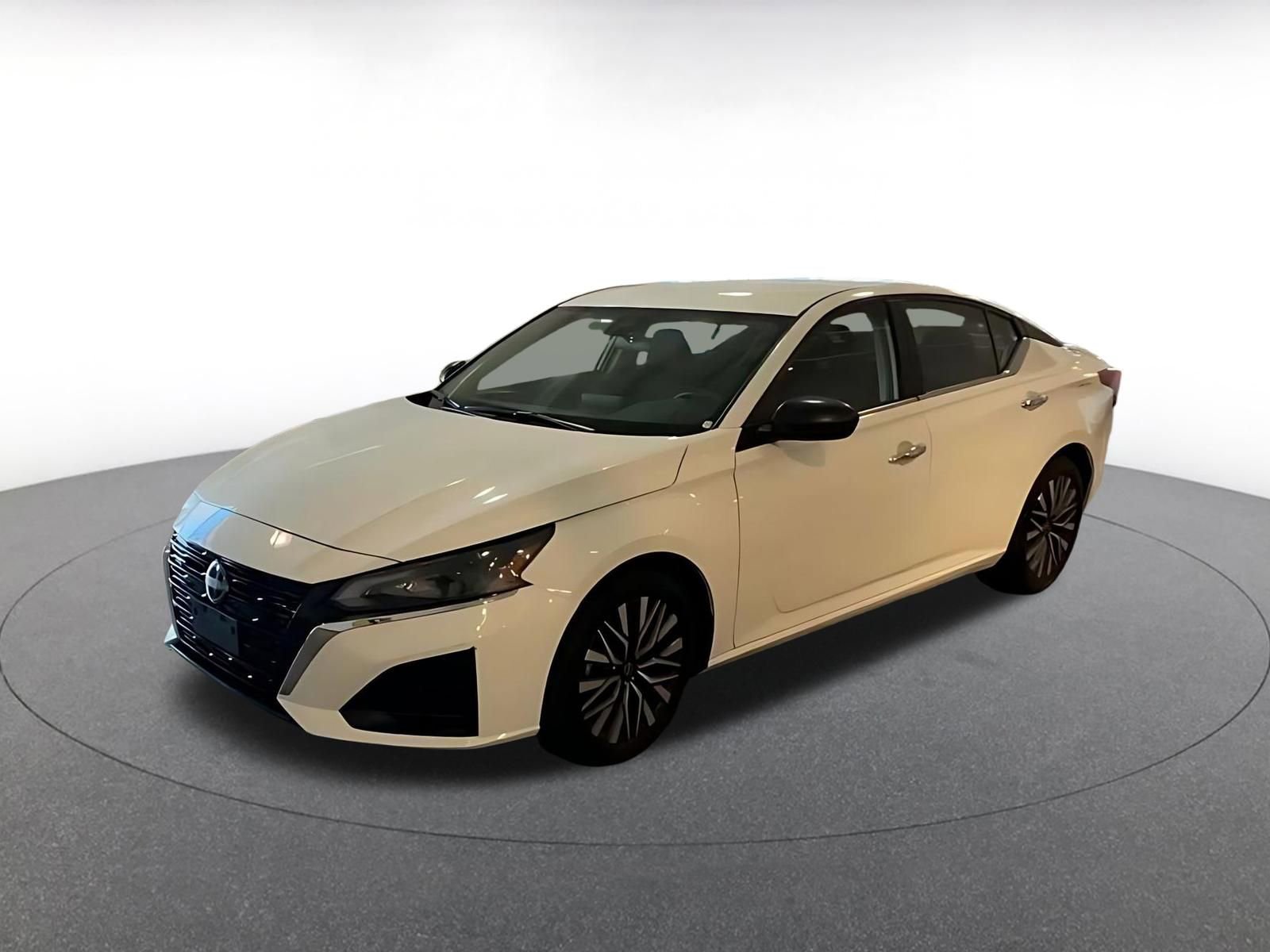 Used 2025 Nissan Altima 2.5 SV image 8