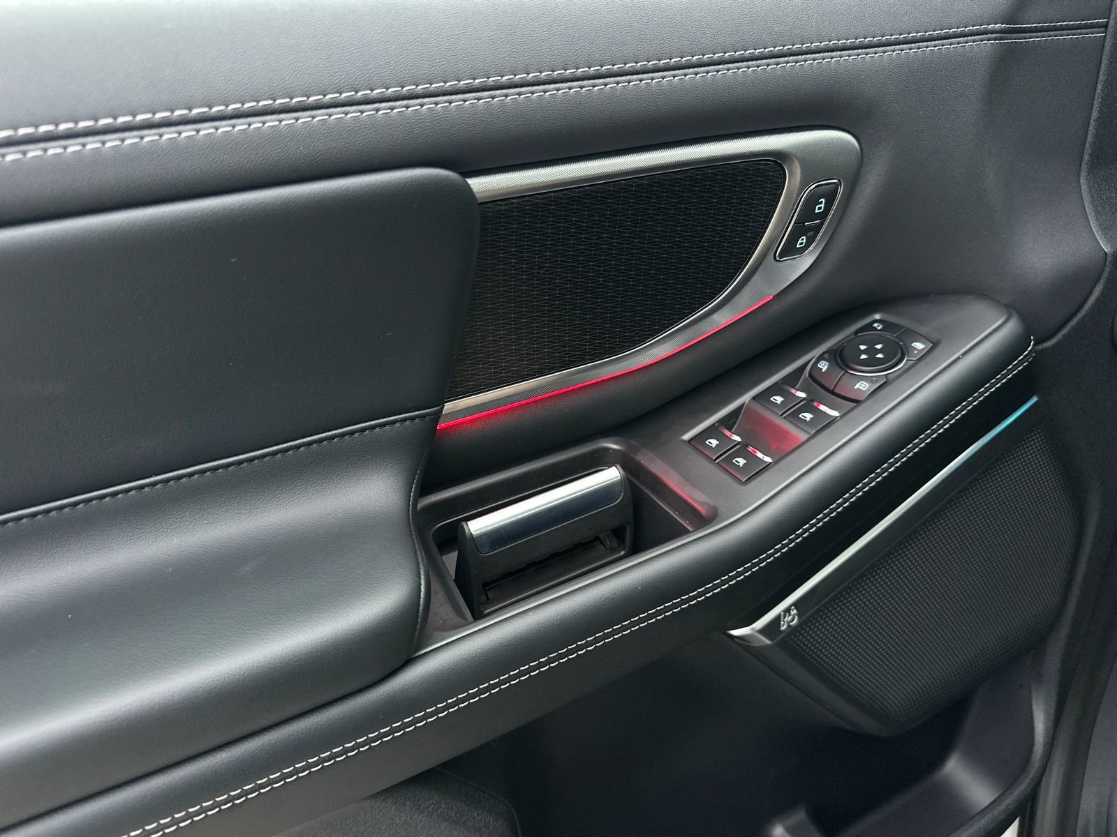 New 2025 Ford Expedition Platinum w/ Stealth Performance Package image 40