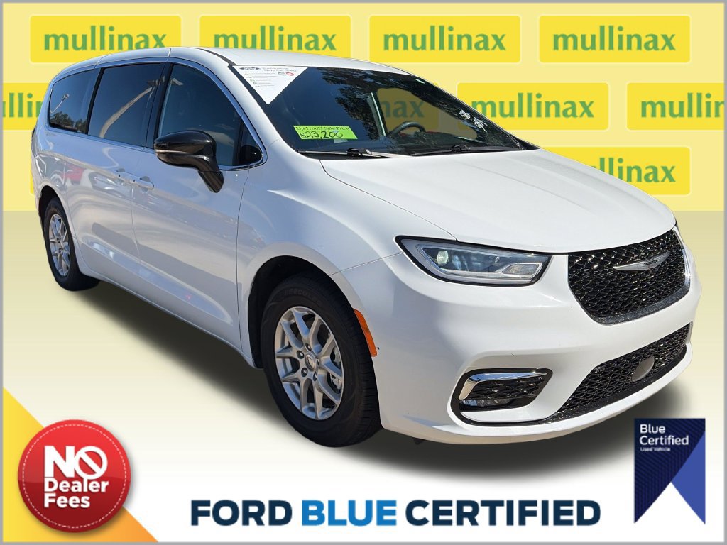 Used 2025 Chrysler Pacifica Select FWD 360° Tour