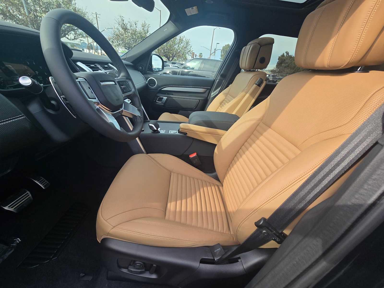 New 2026 Land Rover Discovery Limited Edition AWD/4WD image 25