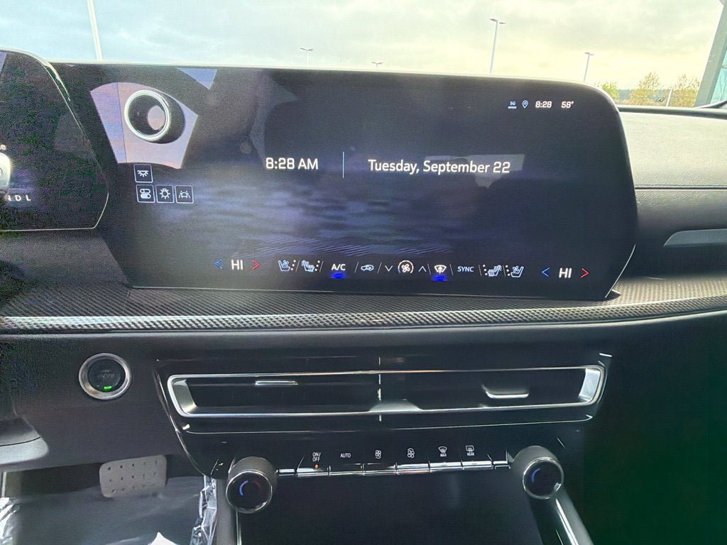 Used 2025 Chevrolet Traverse High Country AWD/4WD image 19