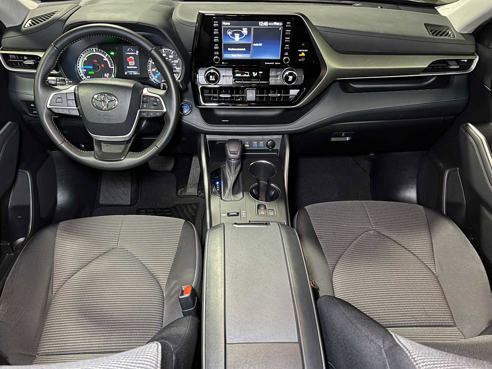 Used 2022 Toyota Highlander LE image 40