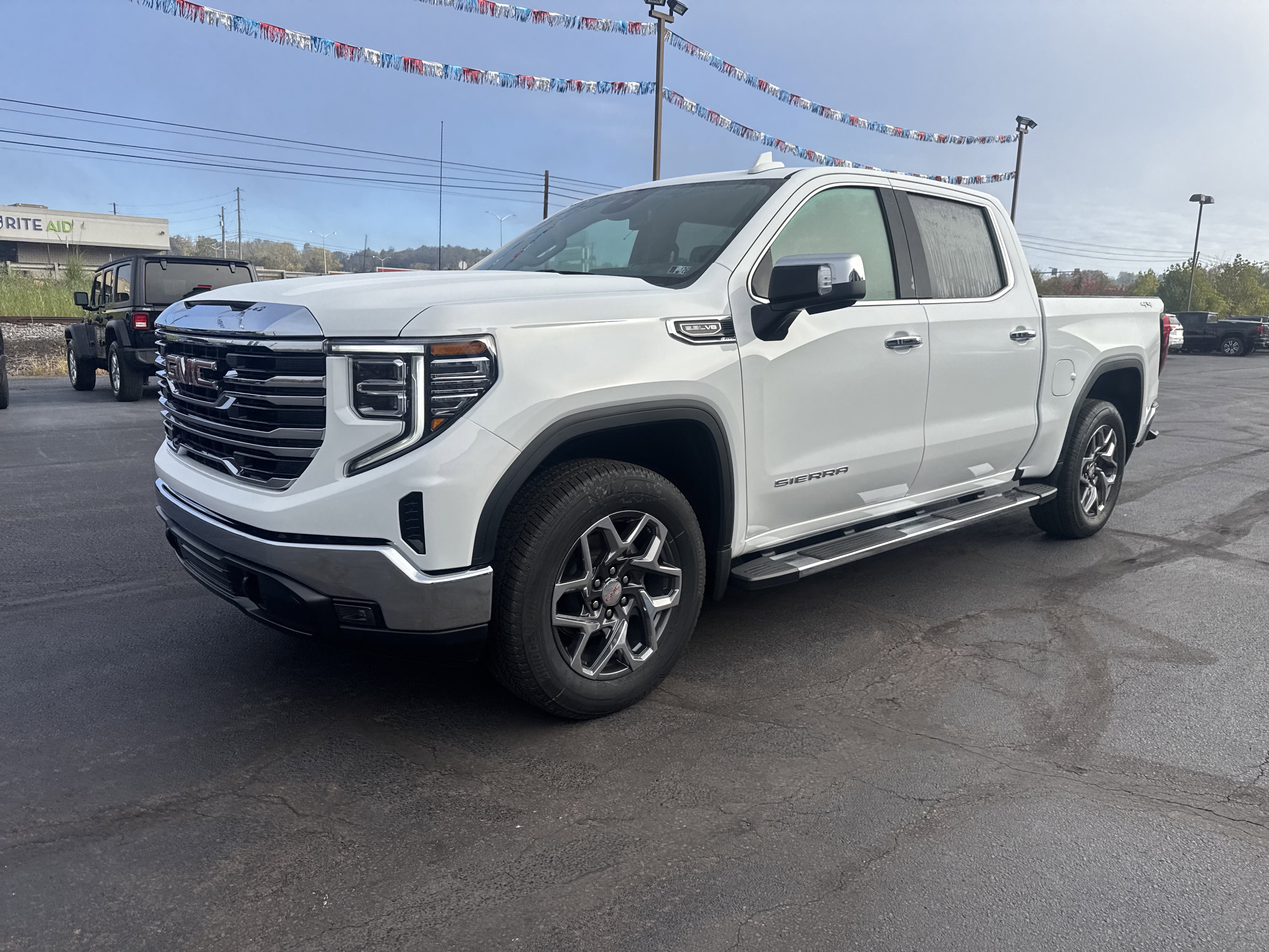 New 2026 GMC Sierra 1500 SLT w/ SLT Premium Package image 8