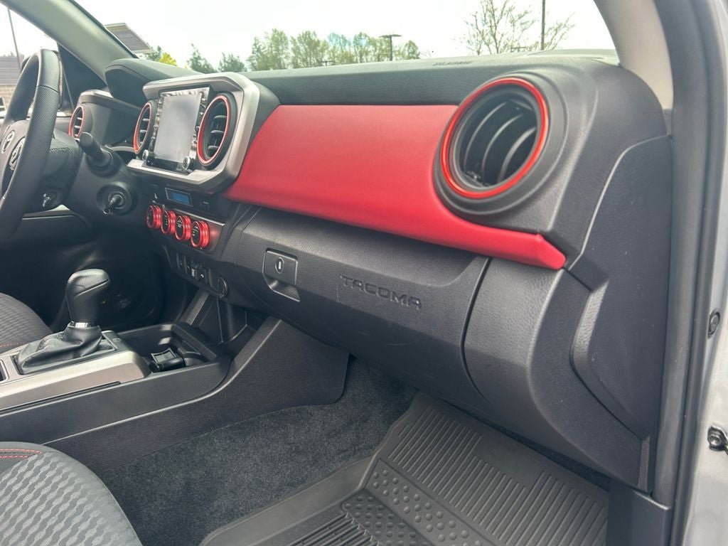 Used 2022 Toyota Tacoma SR5 AWD/4WD image 26