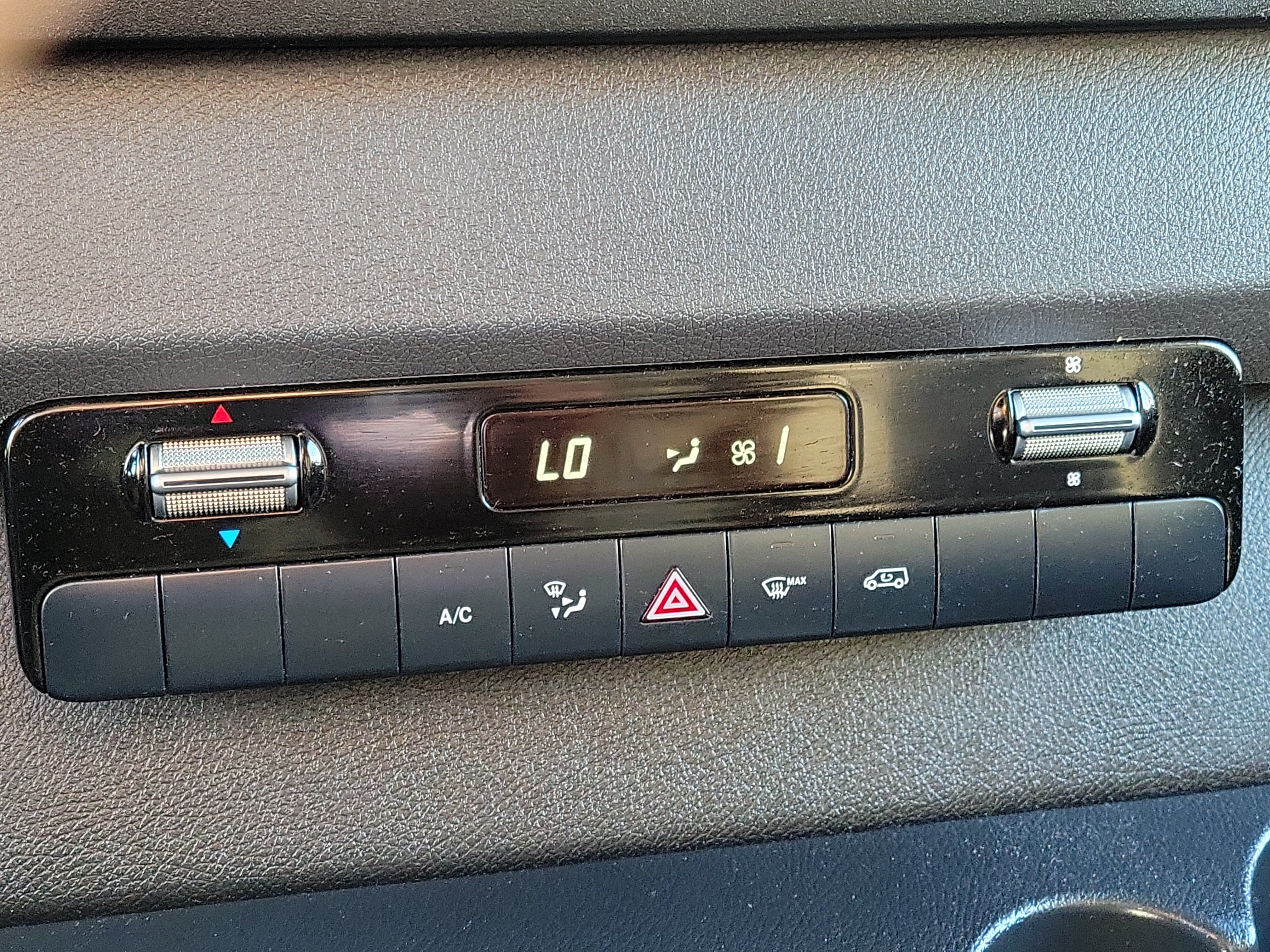 Used 2025 Mercedes-Benz Sprinter 2500 image 29
