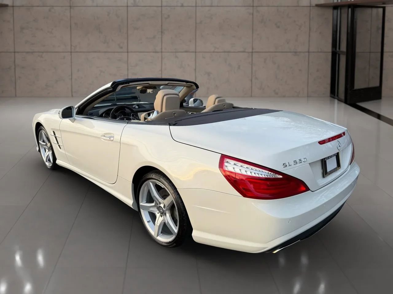 Used 2014 Mercedes-Benz SL 550 image 18
