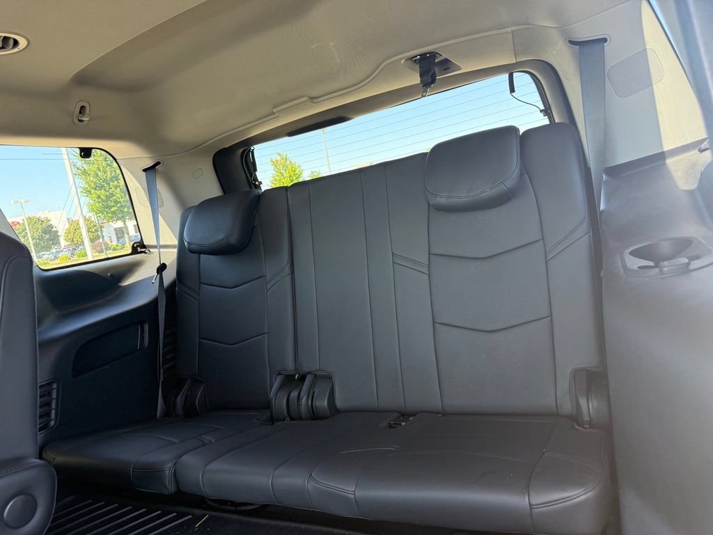 Used 2019 Cadillac Escalade Luxury AWD/4WD image 16