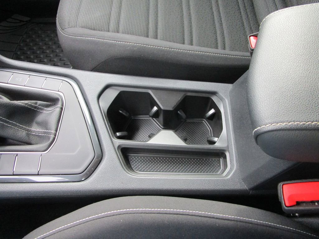 Used 2024 Volkswagen Tiguan S image 31