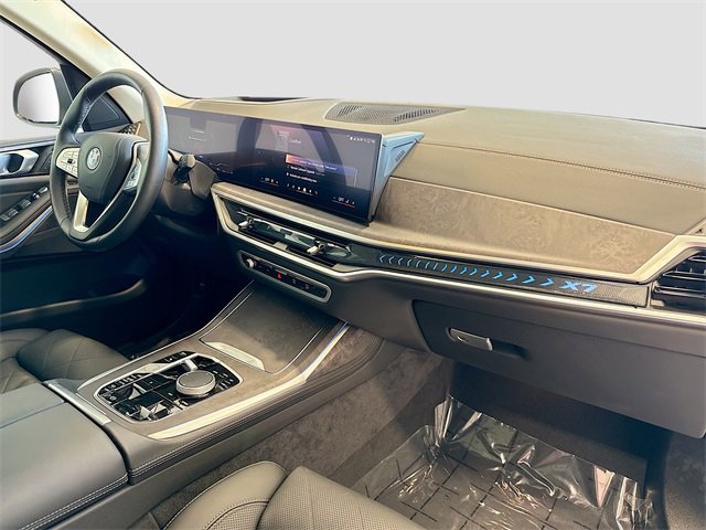 Used 2025 BMW X7 xDrive40i w/ Climate Comfort Package image 24