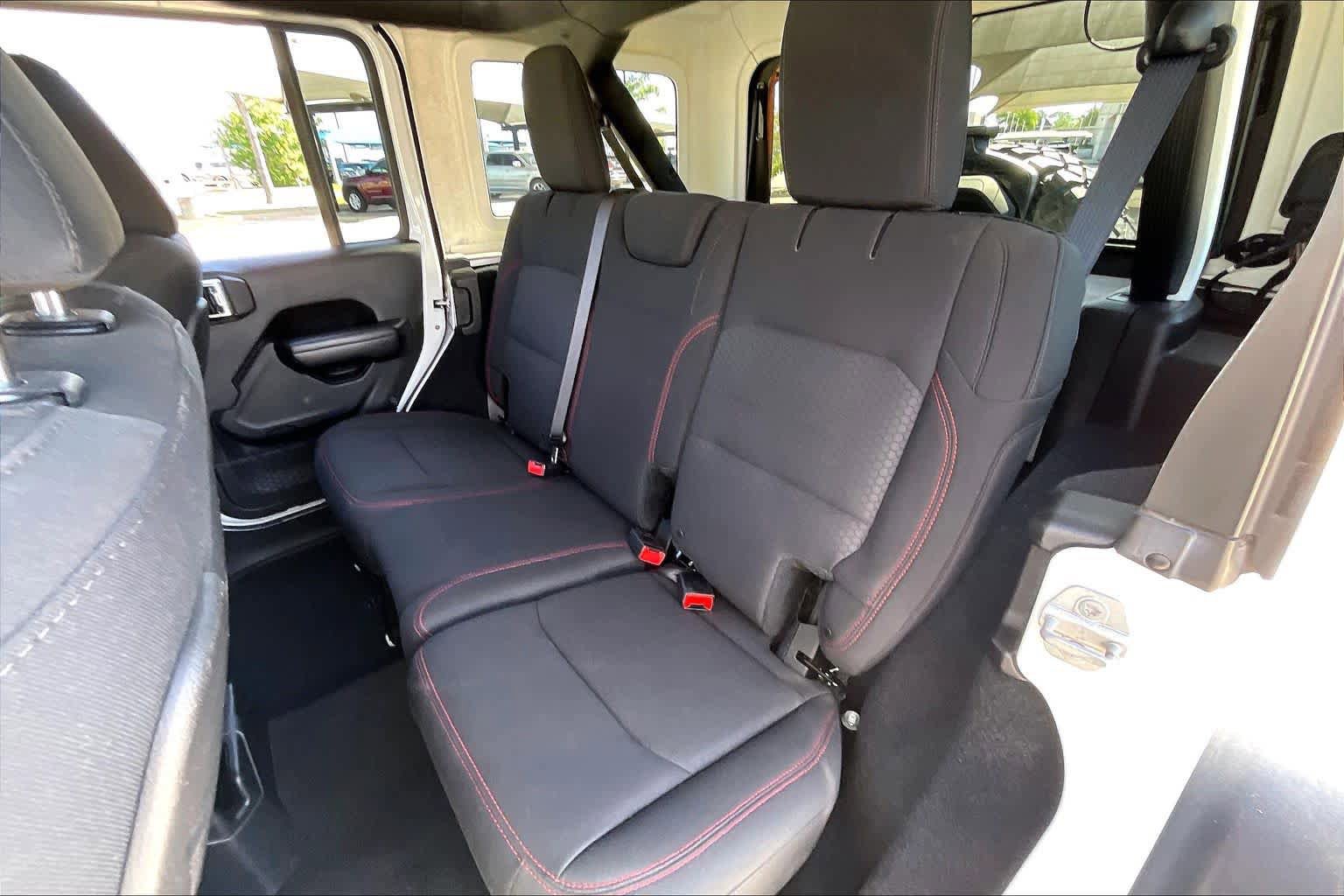 Used 2018 Jeep Wrangler Unlimited Rubicon AWD/4WD image 19