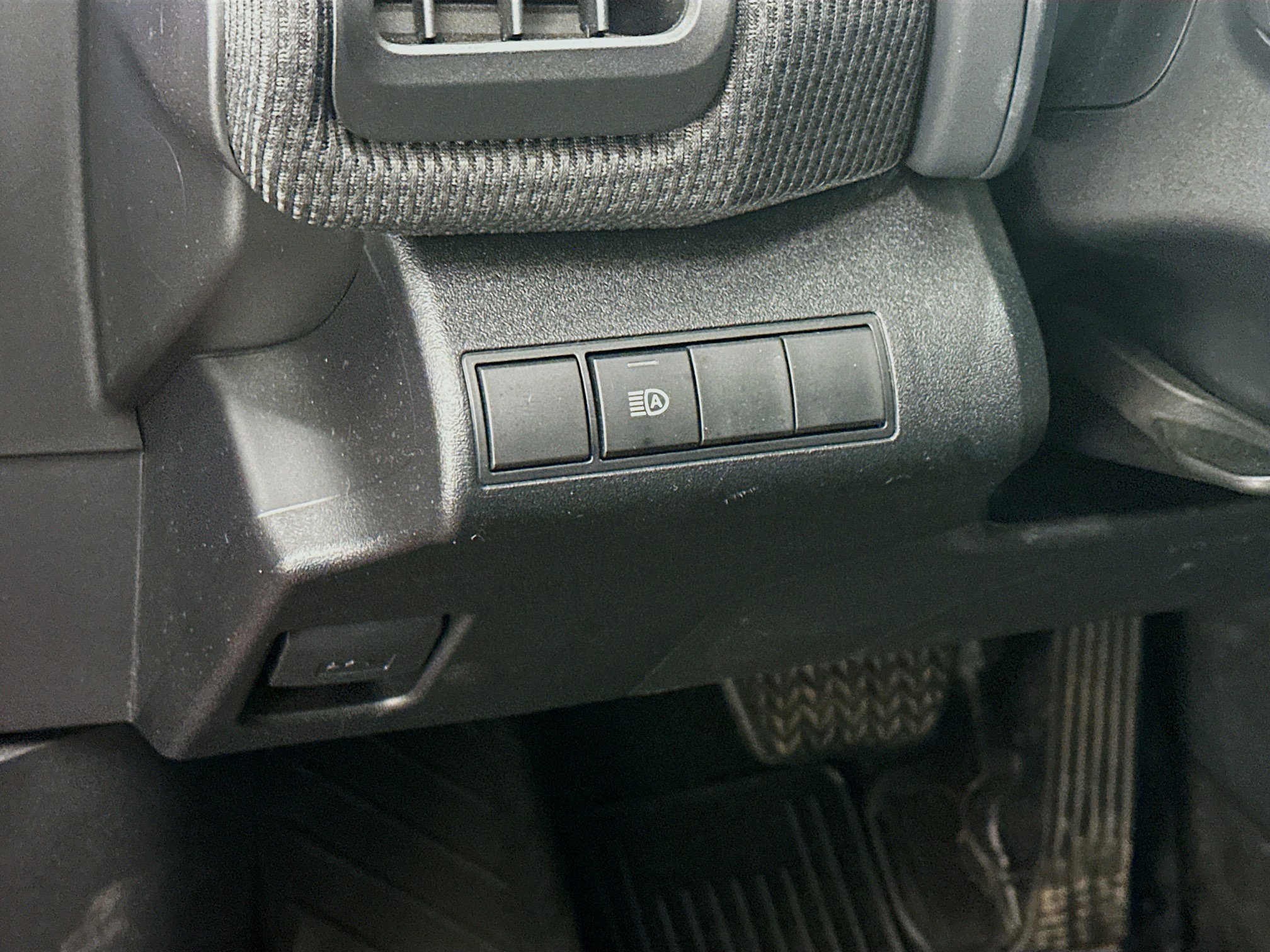 Used 2023 Toyota bZ4X XLE w/ Weather Package AWD/4WD image 17