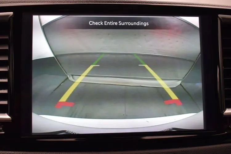 Used 2023 Chrysler Pacifica Touring-L FWD image 32