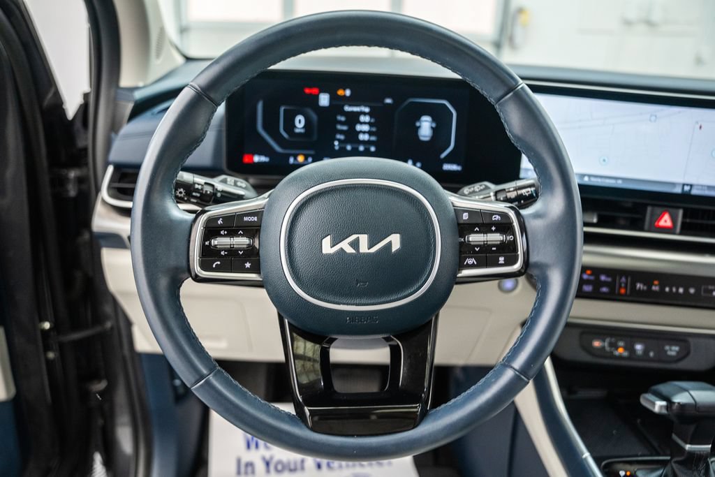 Used 2025 Kia Carnival SX FWD image 31