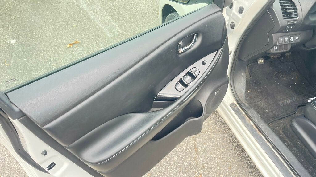 Used 2016 Nissan Leaf SL w/ Premium Package image 15