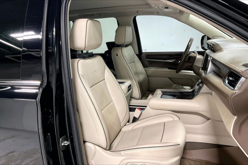 Used 2022 GMC Yukon Denali RWD image 9