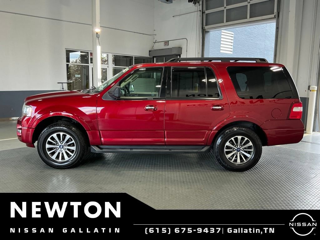 Used 2017 Ford Expedition XLT RWD image 3