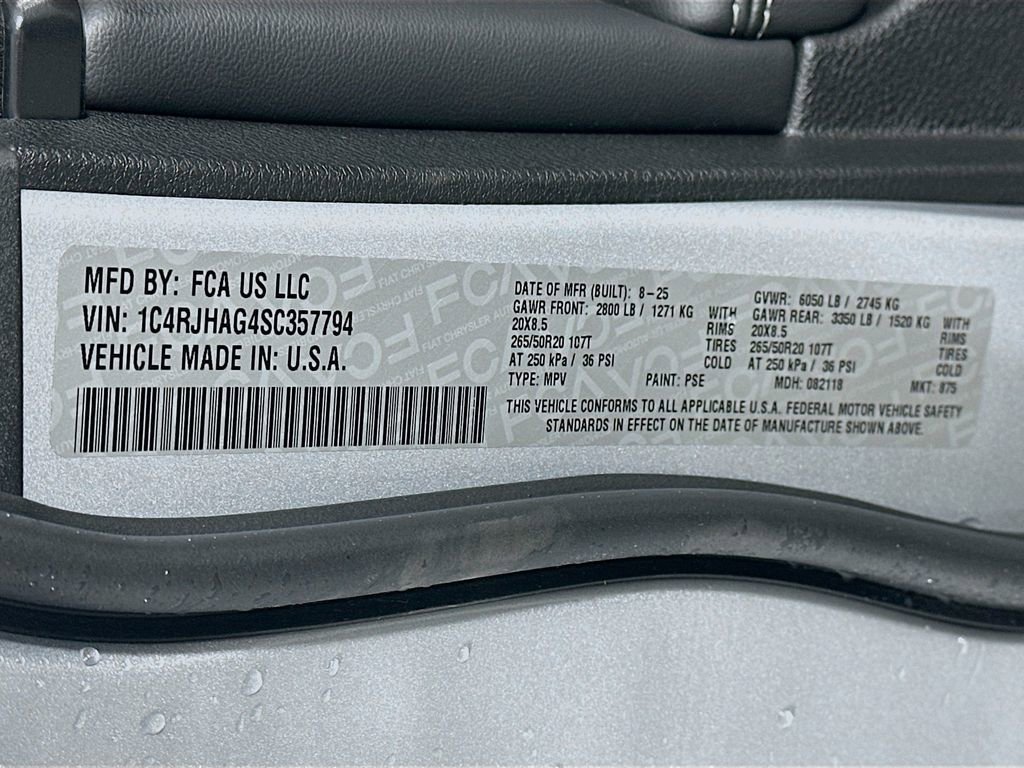 New 2025 Jeep Grand Cherokee Altitude image 18