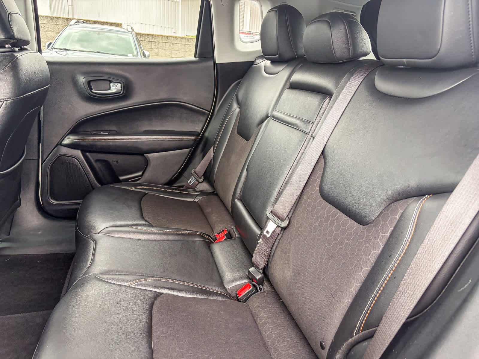 Used 2018 Jeep Compass Latitude AWD/4WD image 17