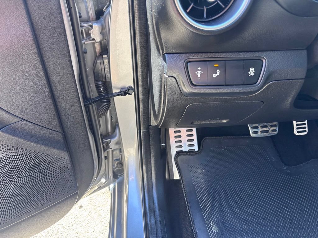 Used 2023 Kia Forte GT-Line FWD image 13