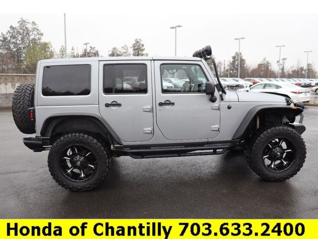 Used 2013 Jeep Wrangler Unlimited Sahara w/ Connectivity Group image 8