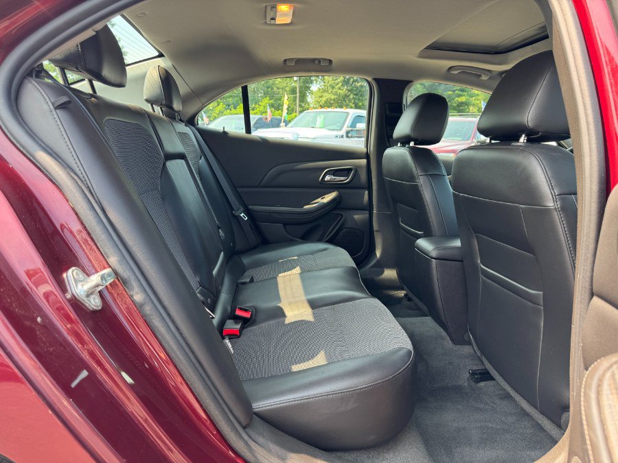 Used 2015 Chevrolet Malibu LT FWD image 17