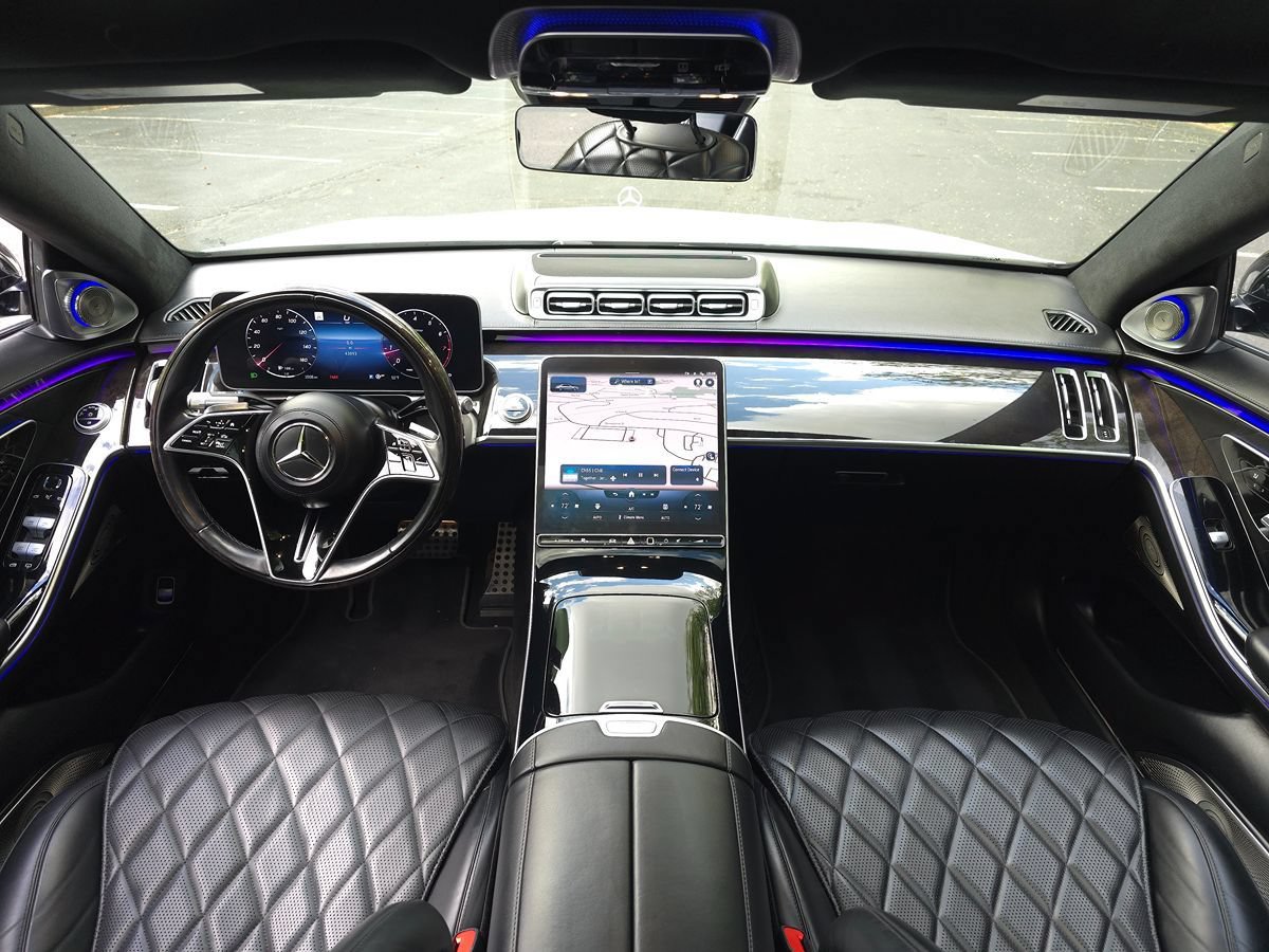 Used 2022 Mercedes-Benz S 580 4MATIC Sedan w/ AMG Line Package image 10