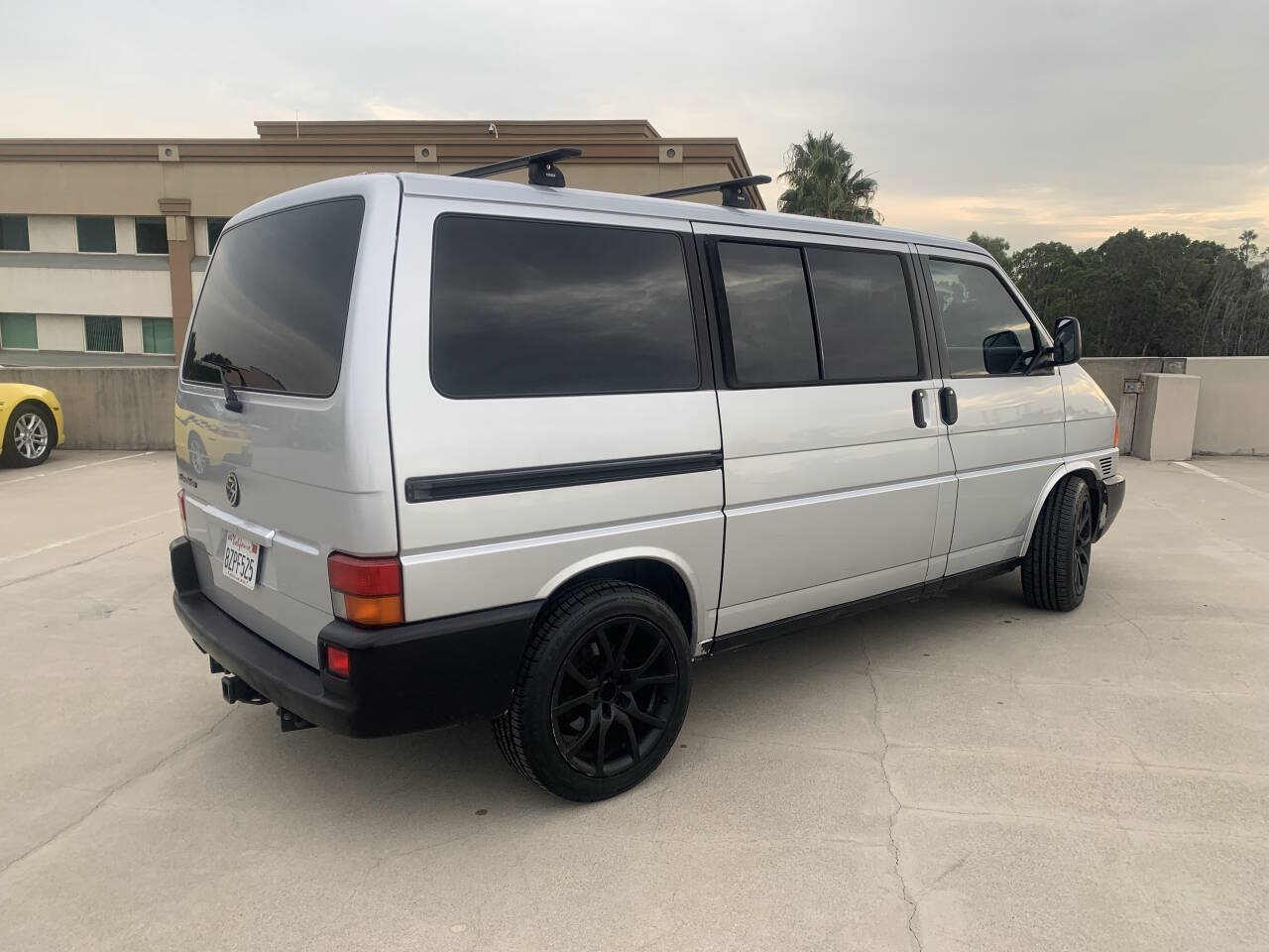 Used 2003 Volkswagen Eurovan MV FWD image 9