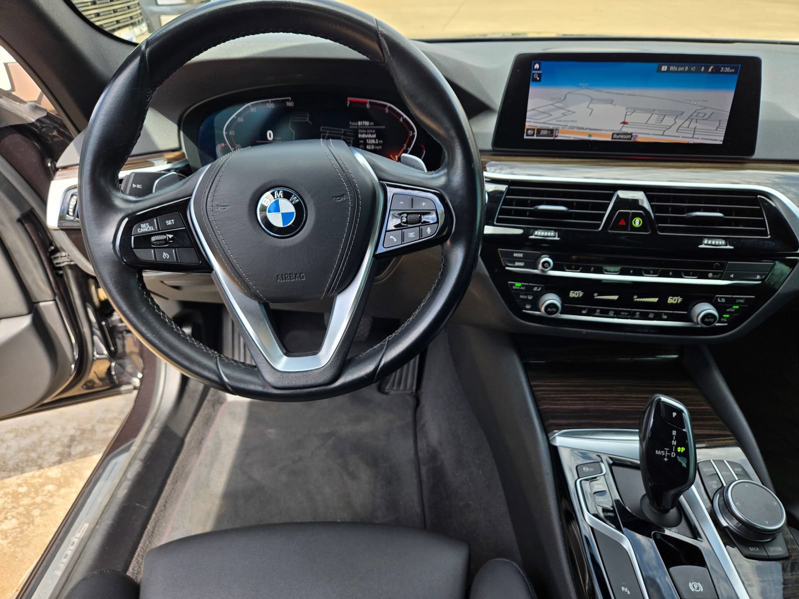 Used 2020 BMW 530i w/ Premium Package RWD image 10