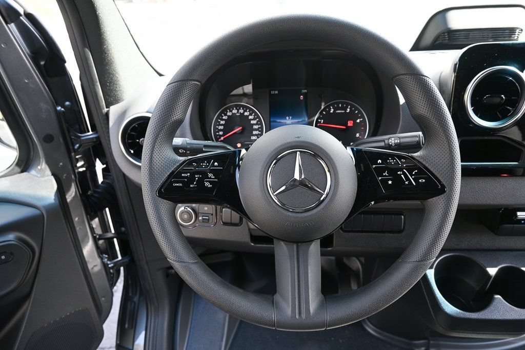 Used 2026 Mercedes-Benz Sprinter 2500 image 2