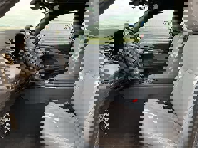 Used 2025 Toyota Camry SE image 13