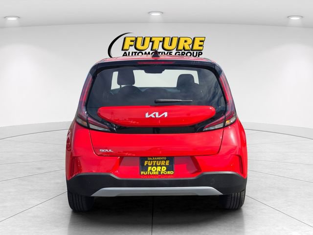 Used 2024 Kia Soul LX FWD image 5