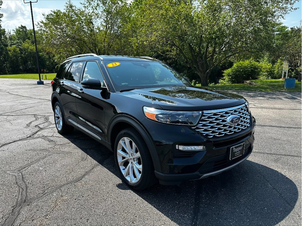 Used 2022 Ford Explorer Platinum w/ Technology Package AWD/4WD image 1