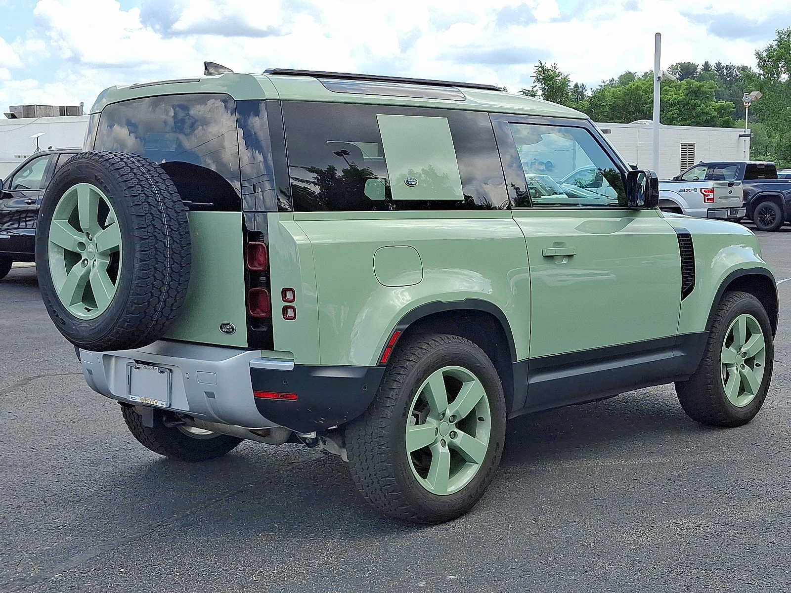 Used 2023 Land Rover Defender 110 75th Limited Edition AWD/4WD image 6