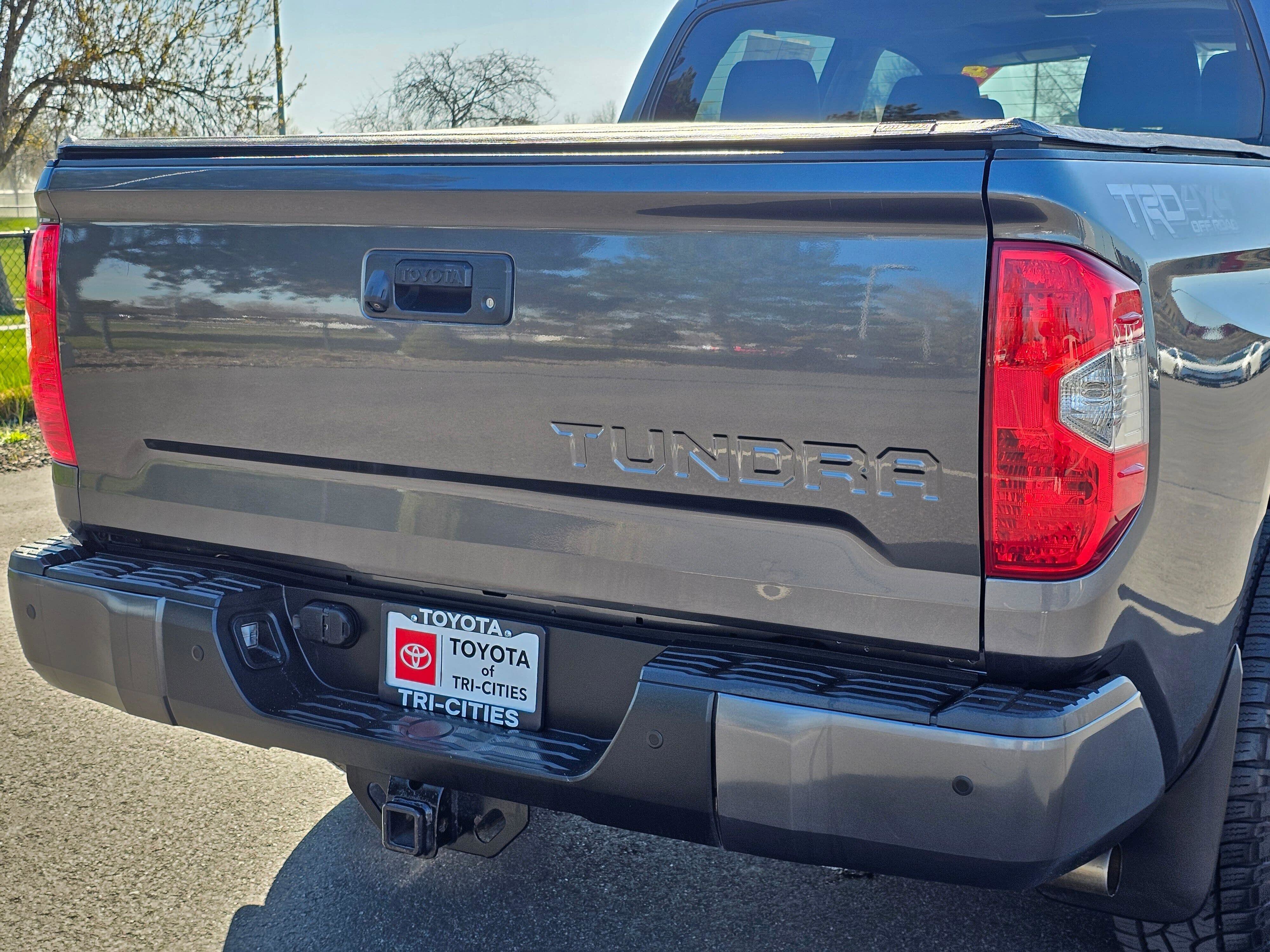 Used 2014 Toyota Tundra Limited w/ Limited Premium Package image 14