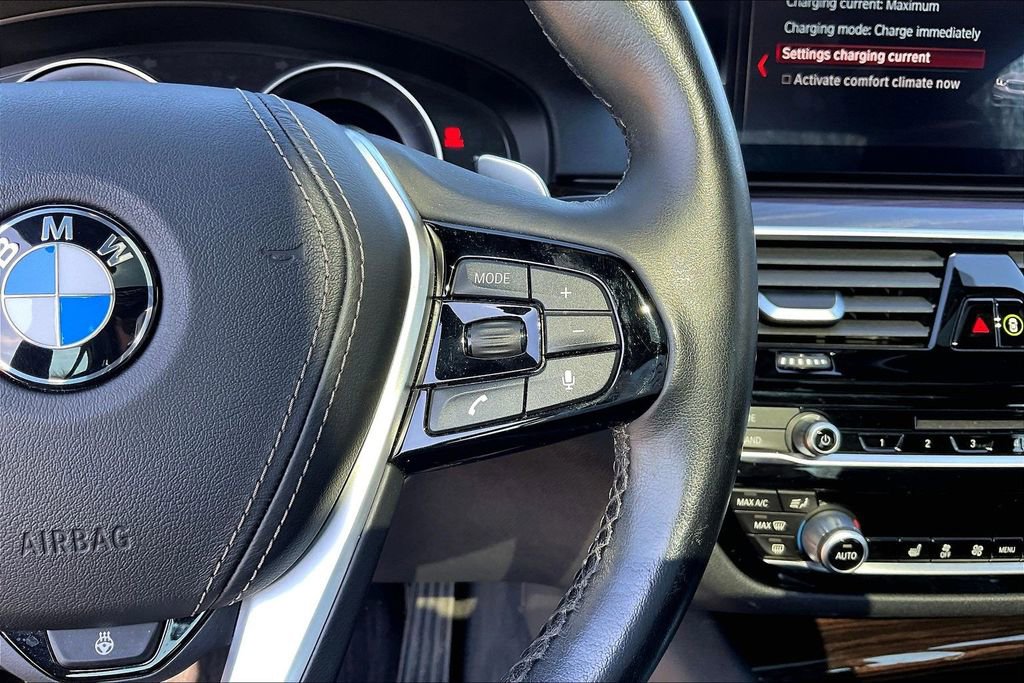 Used 2019 BMW 530e xDrive w/ Convenience Package image 12