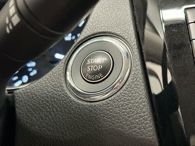 Used 2019 Nissan Rogue SV w/ Premium Package AWD/4WD image 10