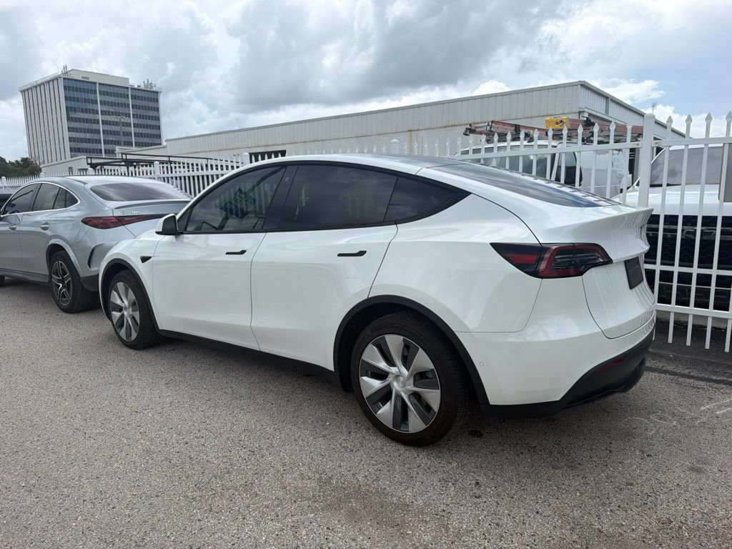 Used 2021 Tesla Model Y Long Range AWD/4WD image 2