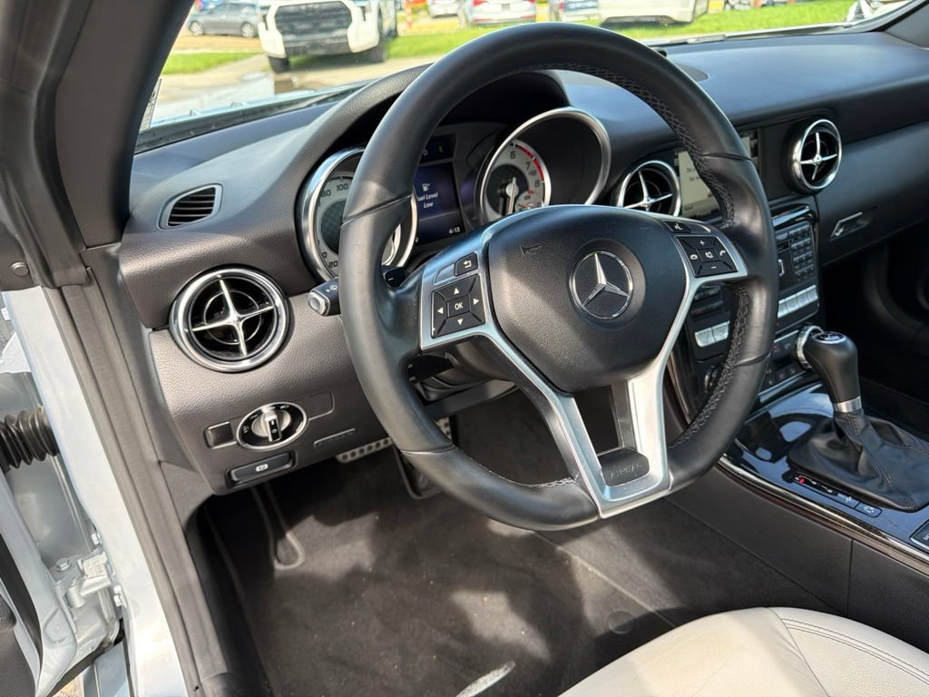 Used 2016 Mercedes-Benz SLK 350 image 8